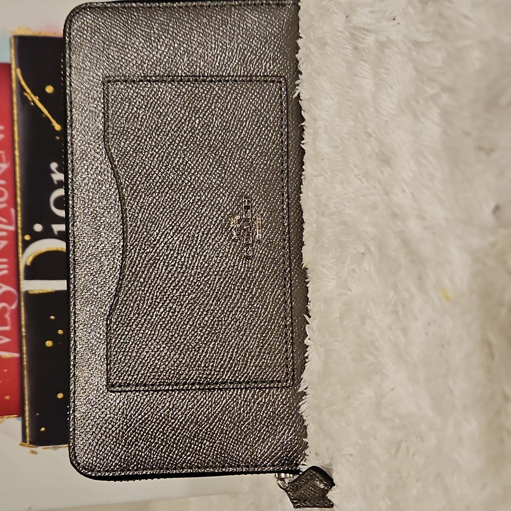 NWOT Coach Accordian Zip Around Wallet In Pewter Leather With Coach Dust bag